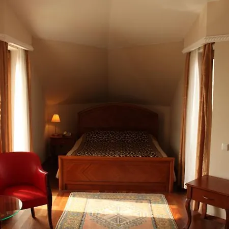 Florya Konagi Bed & Breakfast 4*