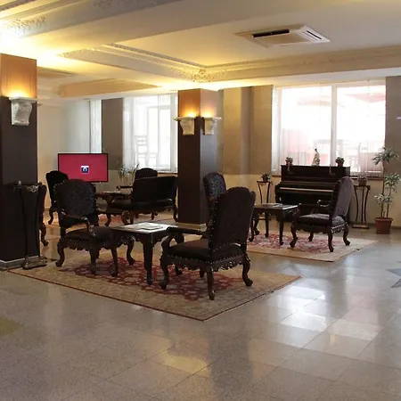 فندق مبيت وإفطار Florya Konagi 4*