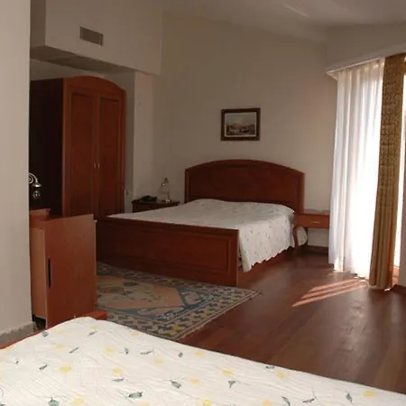 Florya Konagi Bed & Breakfast 2*